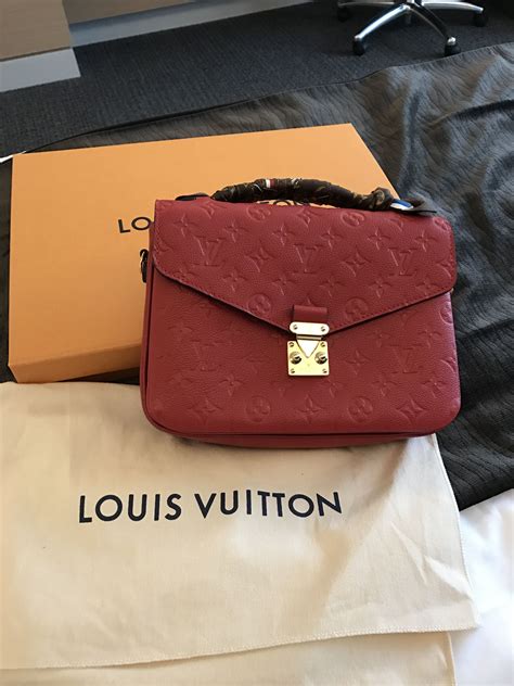 ysl pochette metis